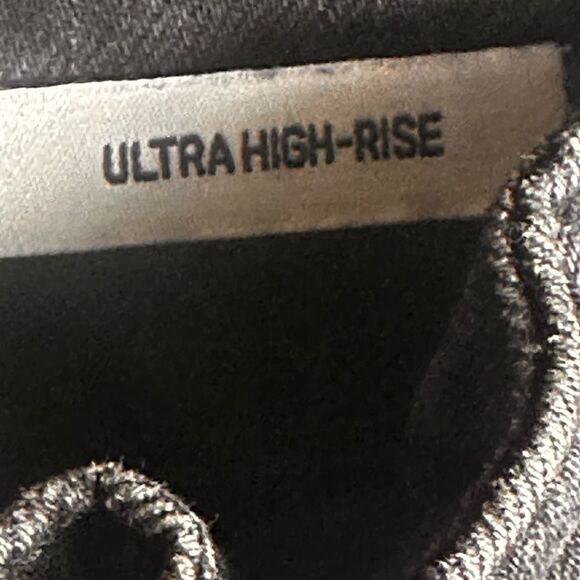 Hollister Black Denim Ultra High-Rise Skirt With Belt Size 1 ▪️ - Picture 3 of 8